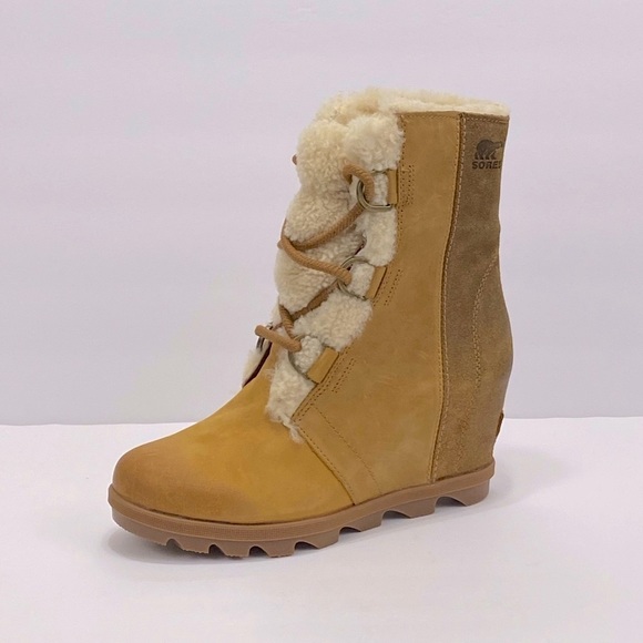 New Sorel
Joan Wedge II Shearling-Lined  Boots - Picture 8 of 16